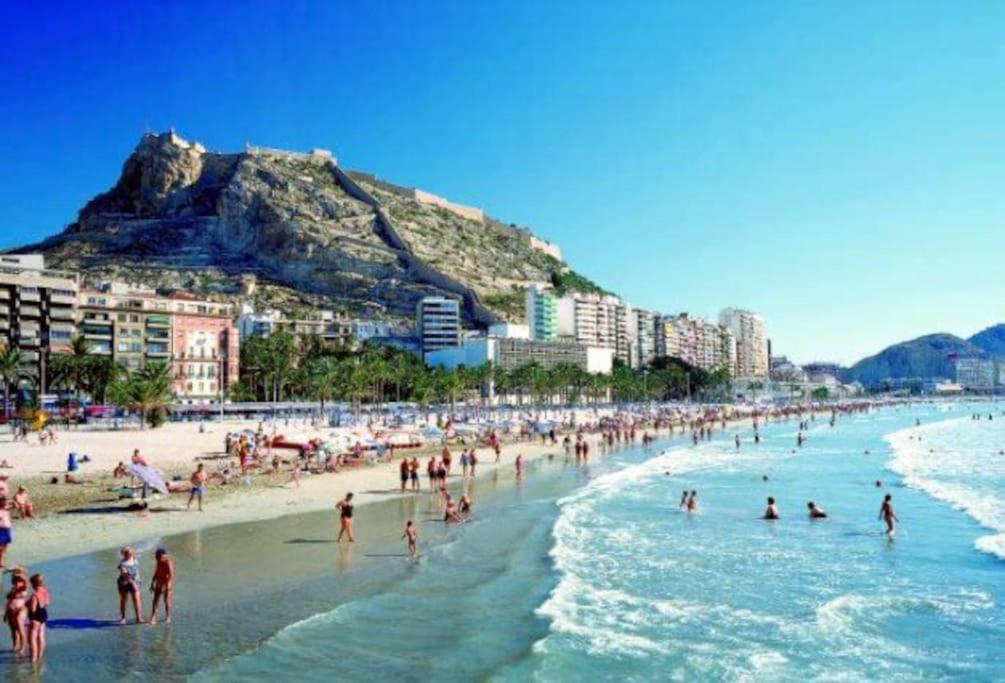 Bright Flat With View To The Castle And The Museum Leilighet Alicante Eksteriør bilde